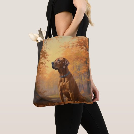 Tote Bag Rhodesian Ridgeback à l'automne Feuilles automne I (De près)