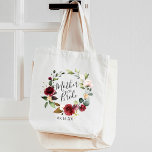 Tote Bag Rose Bourgogne Floral Wreath Mère de la mariée<br><div class="desc">Cadeau doux et élégant pour la mère de la mariée,  fourre-tout présente une couronne d'aquarelle bordeaux rose avec "mère de la mariée" inscrite à l'intérieur en écriture manuscrite. Personnalisez avec votre date de mariage ou le nom du destinataire en dessous.</div>