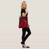 Tote Bag Rose gros plan sur ce fourre-tout imprimé (Sur le modèle)