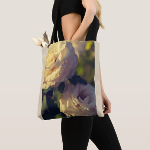 Tote Bag Roses dans un jardin de printemps