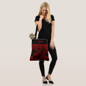 Tote Bag rouge bordeaux noir et profond, fleurs, ton nom (Sur le modèle)