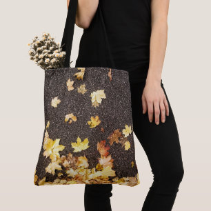 Tote Bag Route d'asphalte d'automne des feuilles d'érable j