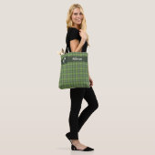Tote Bag Sage and Olive Plaid (Sur le modèle)