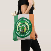 Tote Bag Saint Patrick avec un chat à un oeil heureux (De près)