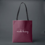 Tote Bag Script Bourgogne | Monogramme moderne élégant<br><div class="desc">Un design simple et design personnalisé monogramme dans un décontracté écrit à la main dans un monochrome Bourgogne frappant. Le monogramme peut facilement être personnalisé pour rendre un design aussi unique que vous êtes ! Le cadeau ou accessoire tendance parfait pour toute occasion.</div>
