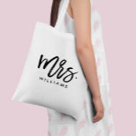 Tote Bag Script élégant "Future Mrs."<br><div class="desc">Amusant design de fête de mariée personnalisée.</div>