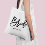 Tote Bag Script élégant "Mariée" Personnalisé<br><div class="desc">Amusant design de fête de mariée personnalisée.</div>