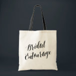 Tote Bag Script Entourage nuptial | Bachelorette Fourre-tou<br><div class="desc">Cet élégant fourre-tout est parfait pour les fêtes de bachelorette et comme cadeaux de demoiselle d'honneur. Dit "l'entourage nuptial" dans le script de calligraphie moderne.</div>