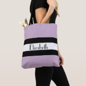 Tote Bag Simple violet noir et blanc avec nom (De près)