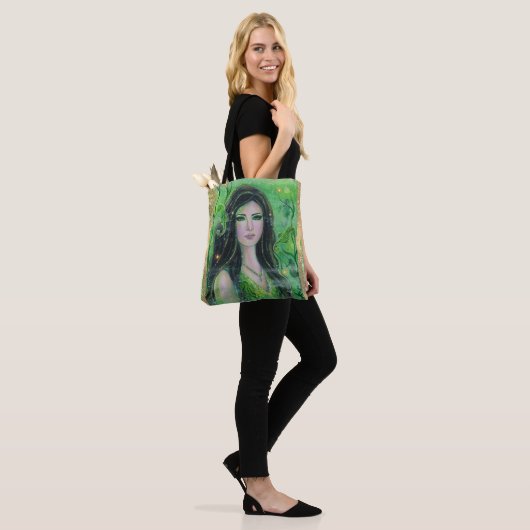 Tote Bag Sirène de Green Peridot par Renee Lavoie (Sur le modèle)