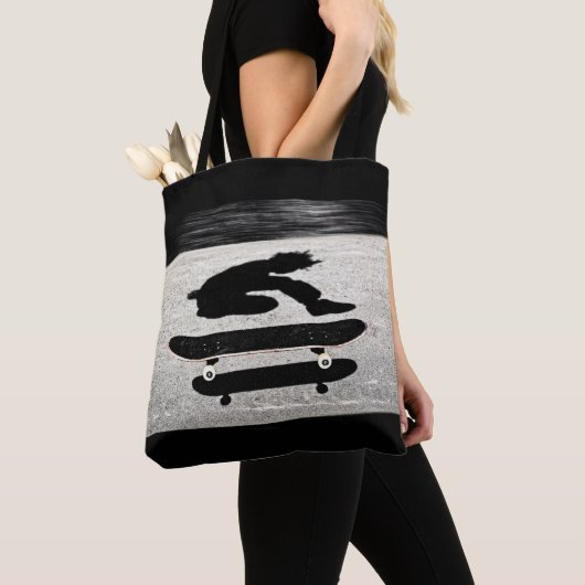 Tote Bag skateboard pris en sandwich (De près)