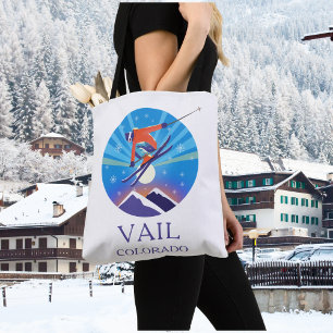 Tote Bag Skieur dans le ciel nocturne enneigé Vail Colorado