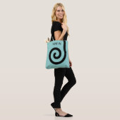 Tote Bag Spirale Abstraite Moderne sur Teal Clair (Sur le modèle)