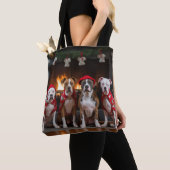Tote Bag Staffordshire américain près de la cheminée Noël (De près)