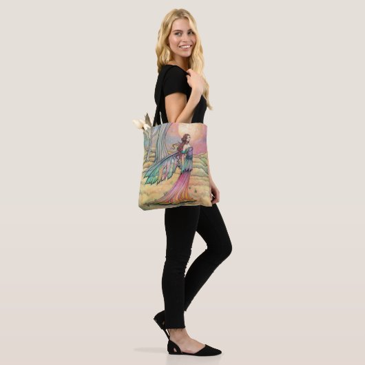 Tote Bag Starlit Dusk Fairy Imaginaire Art par Molly Harris (Sur le modèle)