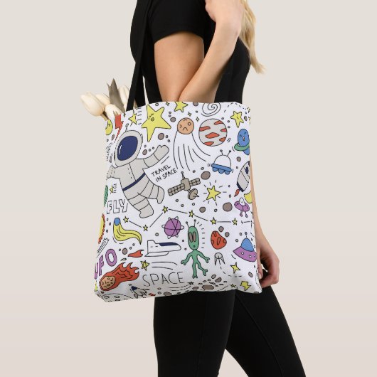 Tote Bag Style Doodle, illustration du thème spatial. (De près)