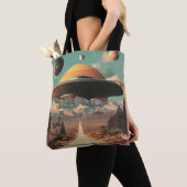 Tote Bag Surreal Landscape with Road, UFO and Saturn  (De près)