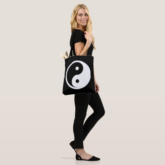 Tote Bag Symbole Yin Yang - tatouage solide design 2 (Sur le modèle)