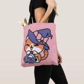 Tote Bag Tabby Witch Brew – Cute Halloween Cat Design (De près)