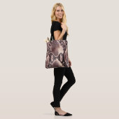 Tote Bag texture Brown en cuir de serpent (Sur le modèle)