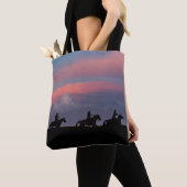 Tote Bag Three Riders, One Horizon (De près)