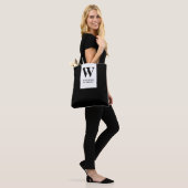 Tote Bag Timeless Black Wedding Monogram | Minimalist Desig (Sur le modèle)