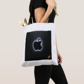 Tote Bag Titre : "Élégance lumineuse : Pomme noire brillant (De près)