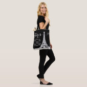 Tote Bag Tour Eiffel Chic Paris Monogramme noir blanc (Sur le modèle)