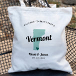 Tote Bag Tout Mariage Color Vermont Map,<br><div class="desc">Un sac cadeau de bienvenue mariage pour les clients extérieurs à la ville à votre mariage, avec l'image du Vermont. Vous pouvez modifier les couleurs pour n'importe quelle partie de ce design, ainsi que déplacer le coeur à l'emplacement de votre mariage. Pour modifier les couleurs, cliquez sur personnaliser, puis sur...</div>