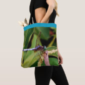Tote Bag Turquoise bleu libellule mauve fleurs étang avec n (De près)