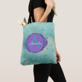 Tote Bag Turquoise vert et mauve Étalons de sirène Monogram (De près)