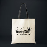 Tote Bag Typographie de l'équipage de la mariée noire Couro<br><div class="desc">Qui est dans l'équipe de la mariée ? Sac fourre-tout de fête de mariée amusant et festif avec typographie audacieuse avec illustration de la couronne et des étoiles. Ce sac sera un cadeau parfait pour vos demoiselles d'honneur, servante d'honneur, maîtresse d'honneur, filles de fleurs et autres fêtes de mariée. Personnalisez...</div>