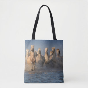 Tote Bag Un groupe de chevaux blancs dans la région de