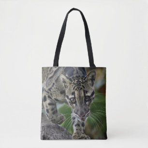 Tote Bag Un léopard obscurci en mouvement