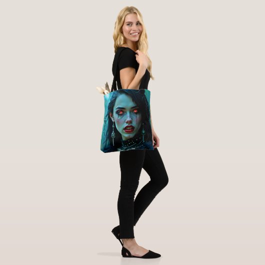 Tote Bag Vampire Queen: Dark Allure Art (Sur le modèle)