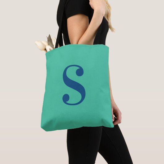 Tote Bag Vert clair minimal avec grand monogramme bleu mari (De près)