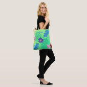 Tote Bag Vert rose moderne et violet tropique (Sur le modèle)
