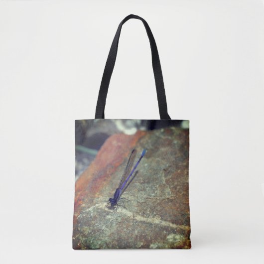Tote Bag Violet Damselfly Poser sur Rock haut (Devant)