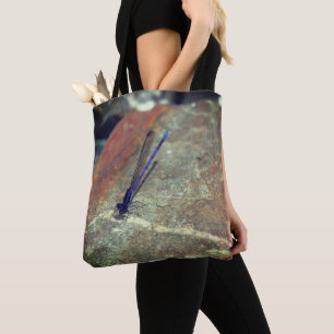 Tote Bag Violet Damselfly Poser sur Rock haut