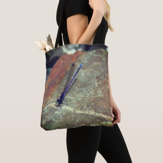 Tote Bag Violet Damselfly Poser sur Rock haut (De près)