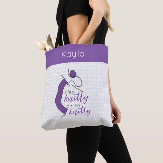 Tote Bag Violet Je Sens Knitty, Oh Tellement Knitty (De près)