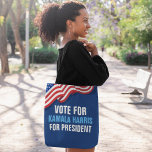 Tote Bag Vote Kamala Harris pour l'élection bleue du présid<br><div class="desc">Votez Kamala Harris pour la présidence à l'élection présidentielle de 2024. Choisissez notre vice-président comme candidat du parti démocratique et montrez votre soutien avec ce sac fourre-tout de drapeau américain en bleu pour un démocrate.</div>