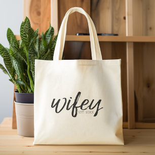 Tote Bag Wifey - Whimsical Black Calligraphy pour la mariée