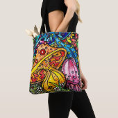 Tote Bag Wild & Trippy Mushroom Garden (De près)
