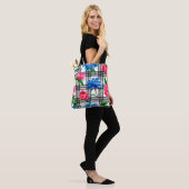 Tote Bag Wildflower red and blue peonies flowers pattern in (Sur le modèle)