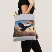 Tote Bag Wings of the Wind: The Crow and the Sparrow (De près)