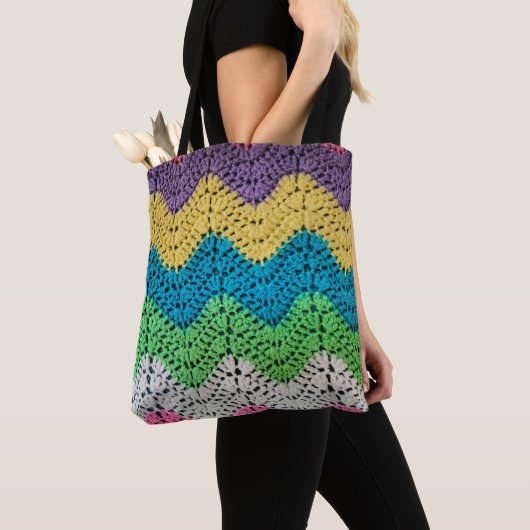 Tote Bag Zigzag Rainbow Crochet Design (De près)
