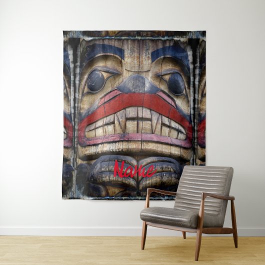 Totem Pole Face Thunder_Cove Wandkleed (In situ)