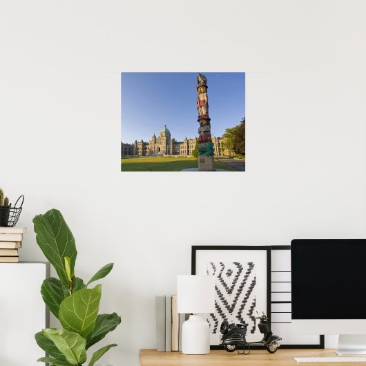 Totempaal in het gebouw van het Parlement in Poster (Thuiskantoor)