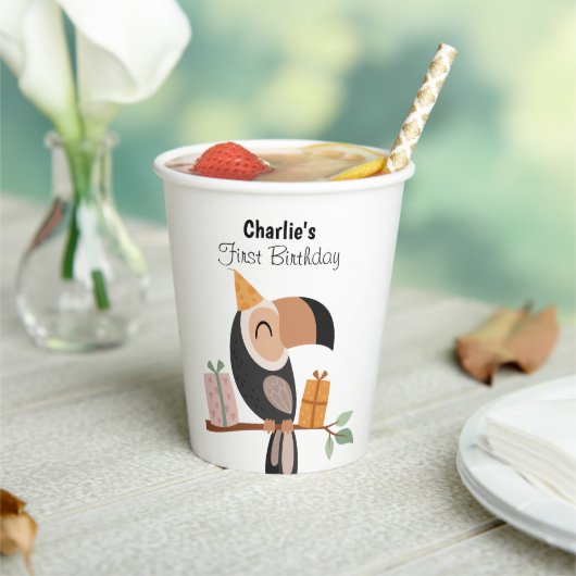 Toucan met feest pet, verjaardag papieren bekers (Insitu)